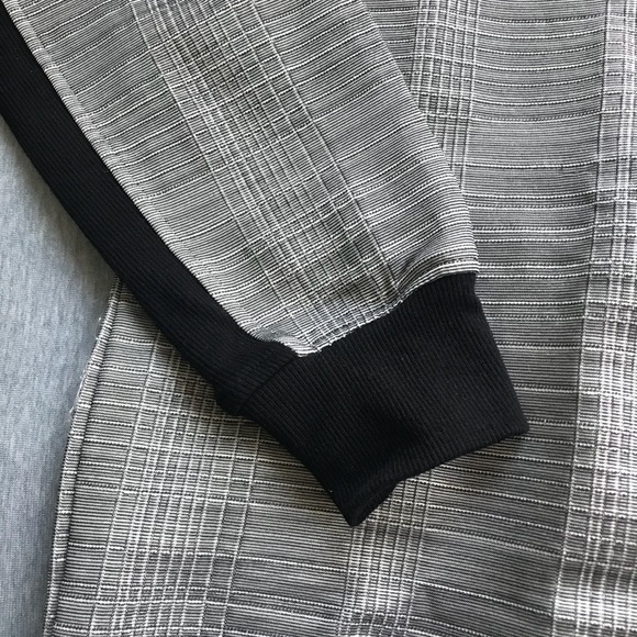 Guess silver crew neck sweater with ribbed sides - Picture 2 of 4